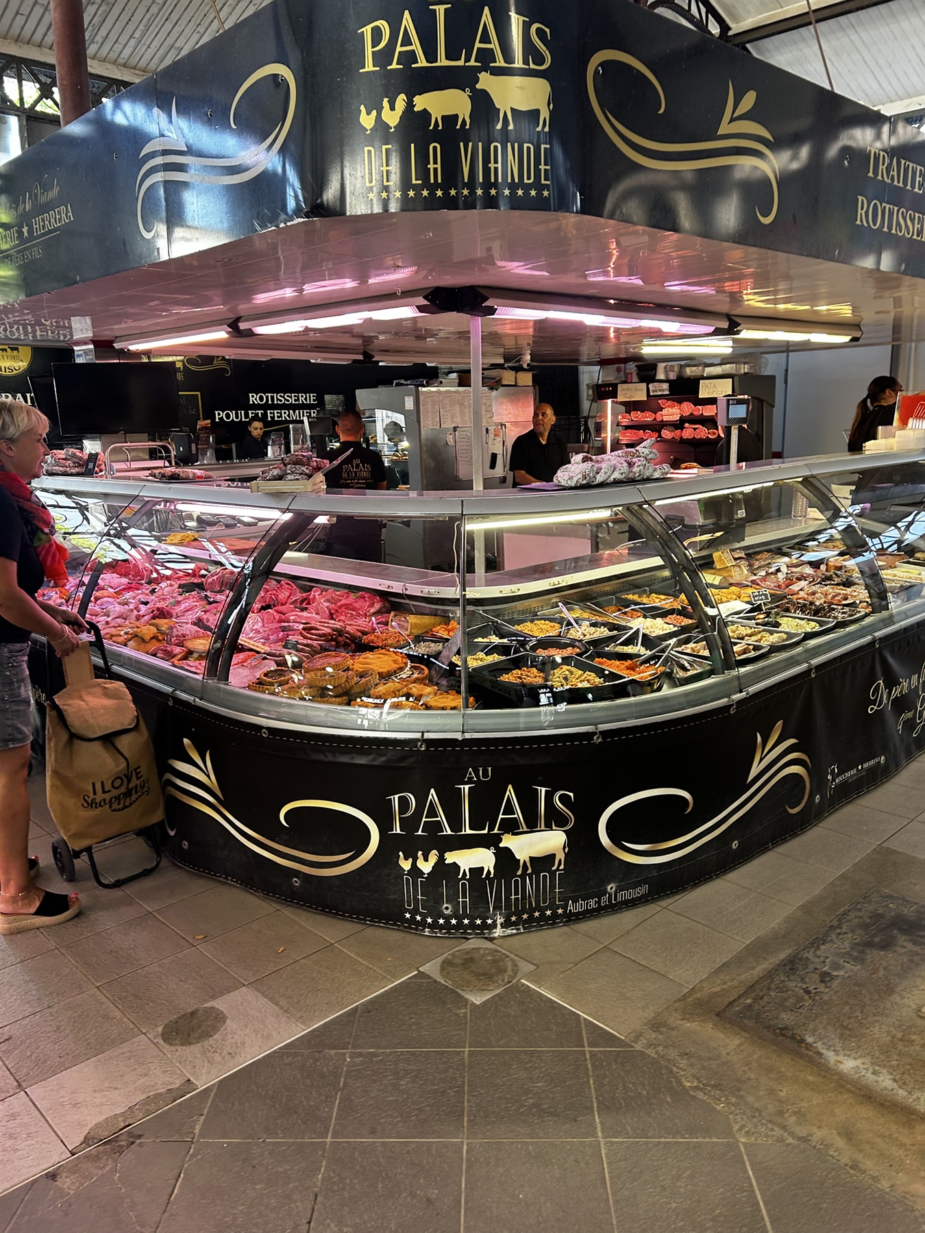 Traiteur et boucherie dans les Halles de Mèze