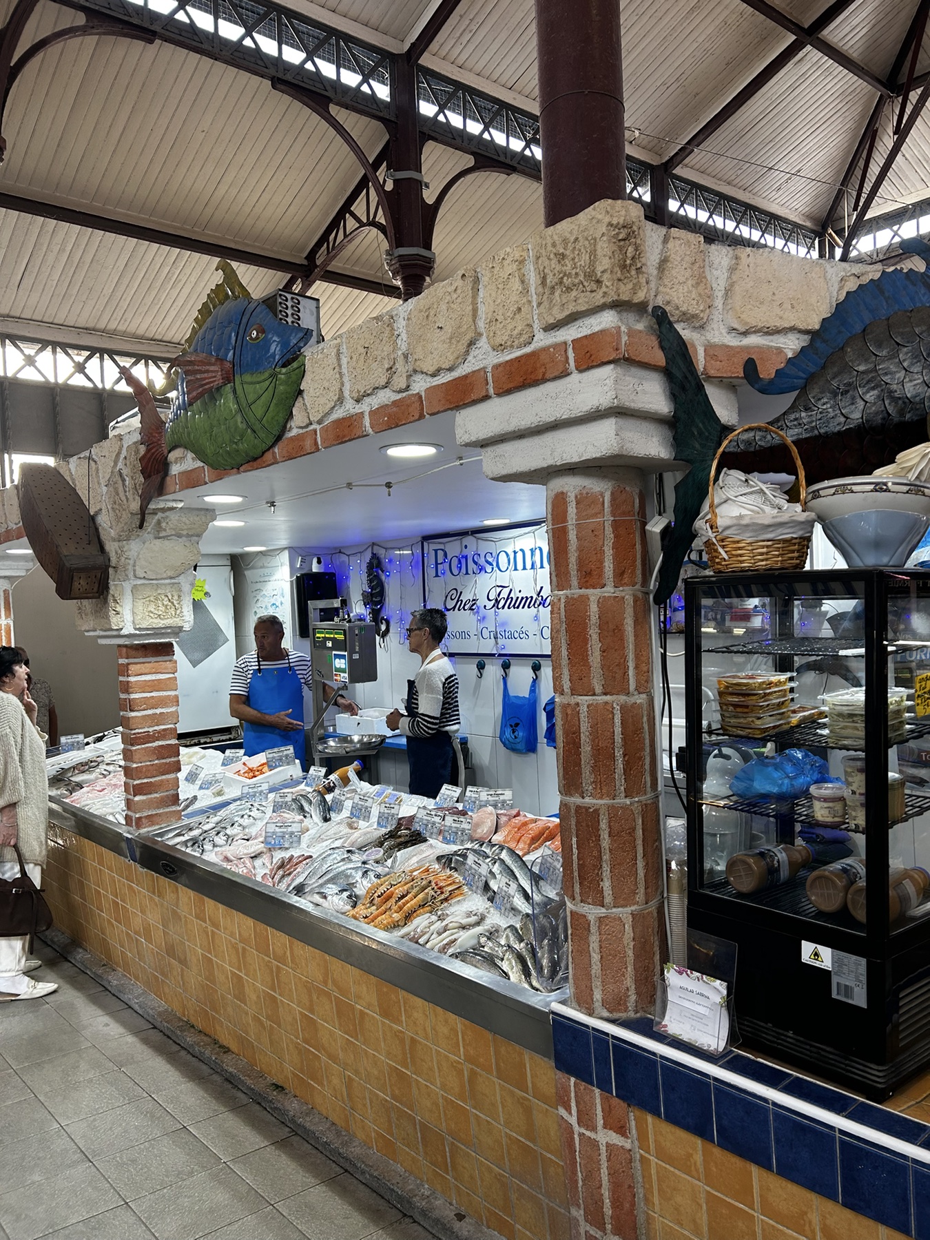 Poissonnerie dans les Halles de Mèze