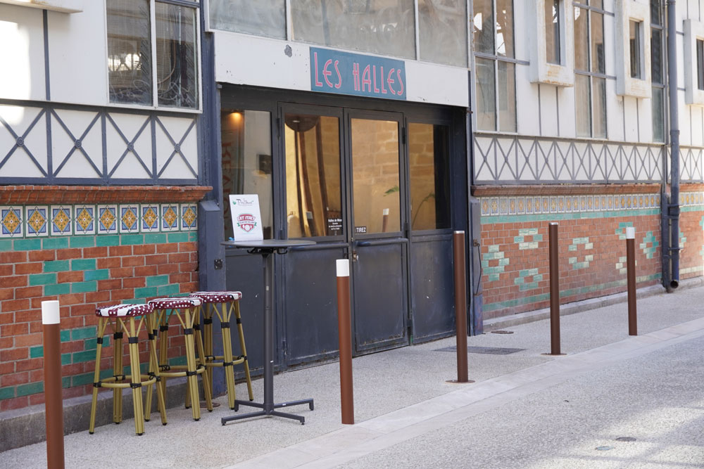 Entrée des Halles de Mèze